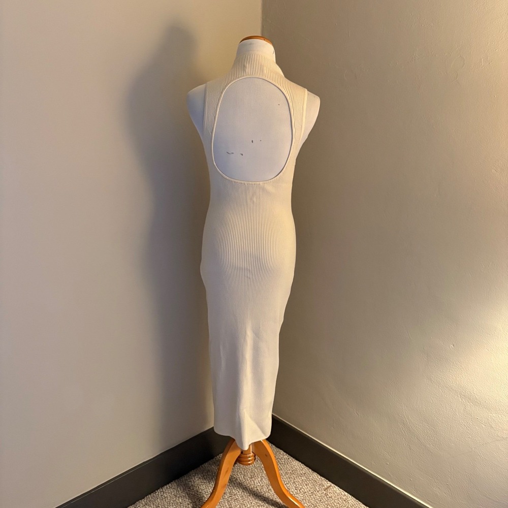 Aritzia Babaton‎ Cream Midi Dress Mock Neck Cut Out Open Back Large - Picture 5 of 10